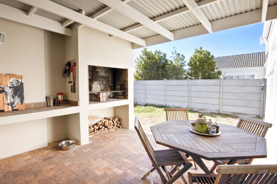3 Bedroom Property for Sale in Sunningdale Western Cape